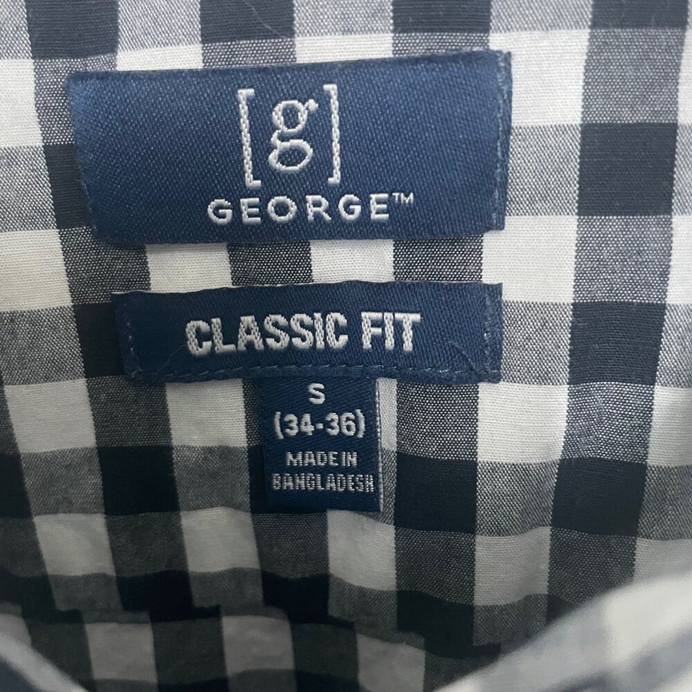 2 Men's Button-Up 95% cotton Shirts with Short Sleeves size Small - Picture 10 of 13